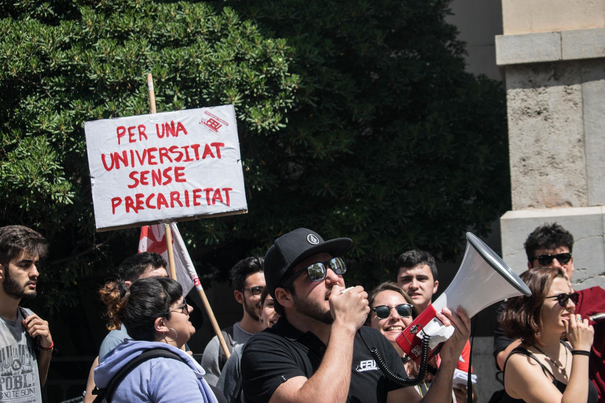 Manifestació estudiants i associats 1